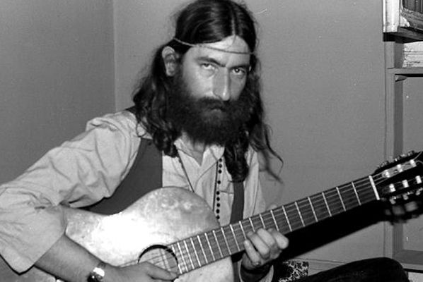 Αφιέρωμα στον Νικόλα Ασιμο στον Σταυρό του Νότου