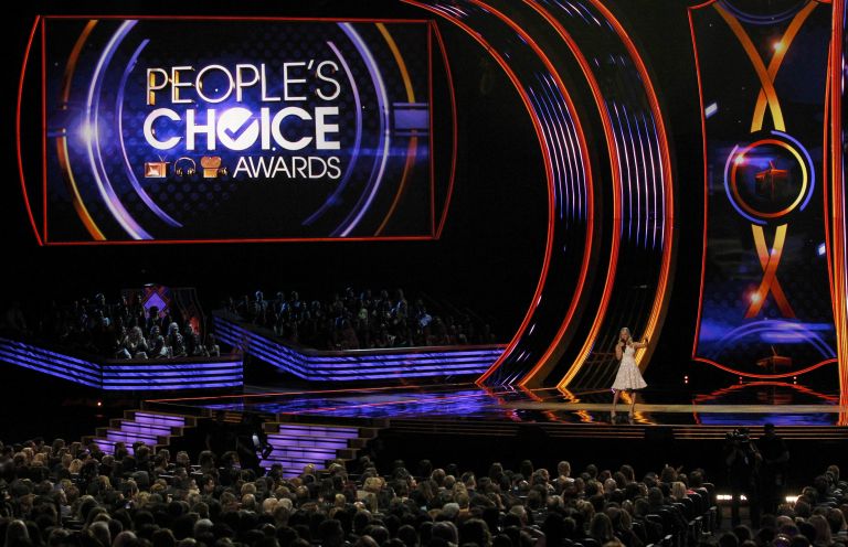 Τι συνέβη στη βραδιά των People’s Choice Awards | tovima.gr
