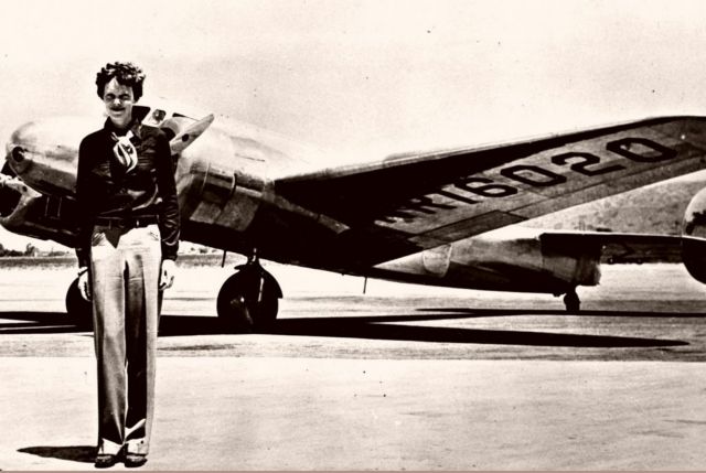 Νέα φωτογραφία αναζωπυρώνει τις θεωρίες συνωμοσίας με την Αμέλια Έρχαρτ