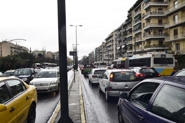 Από το Σάββατο τα τέλη κυκλοφορίας 2015 στο taxis-Δείτε τι θα πληρώσετε | tovima.gr