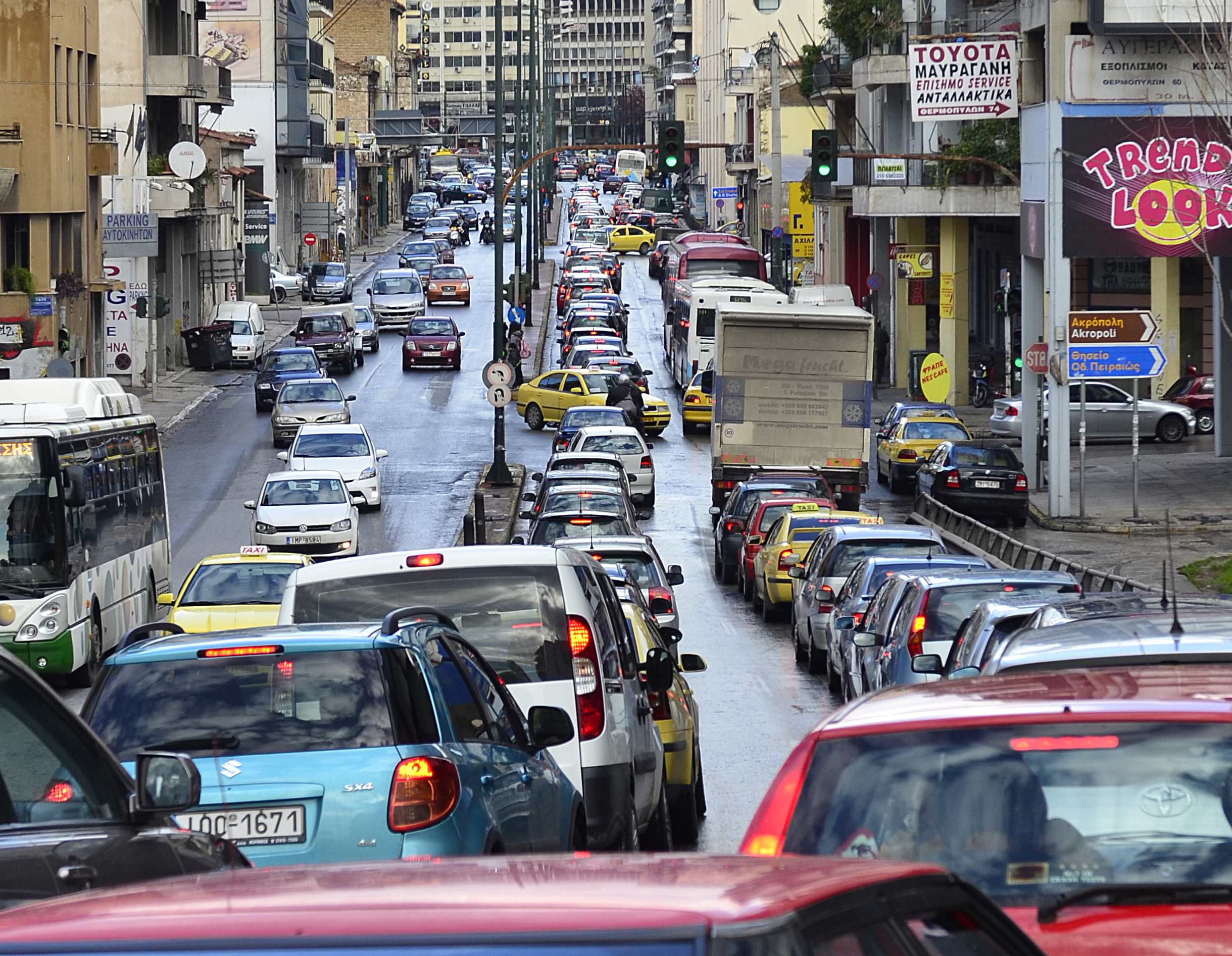 Παρατείνεται το μέτρο της απόσυρσης αυτοκινήτων έως το τέλος του 2015