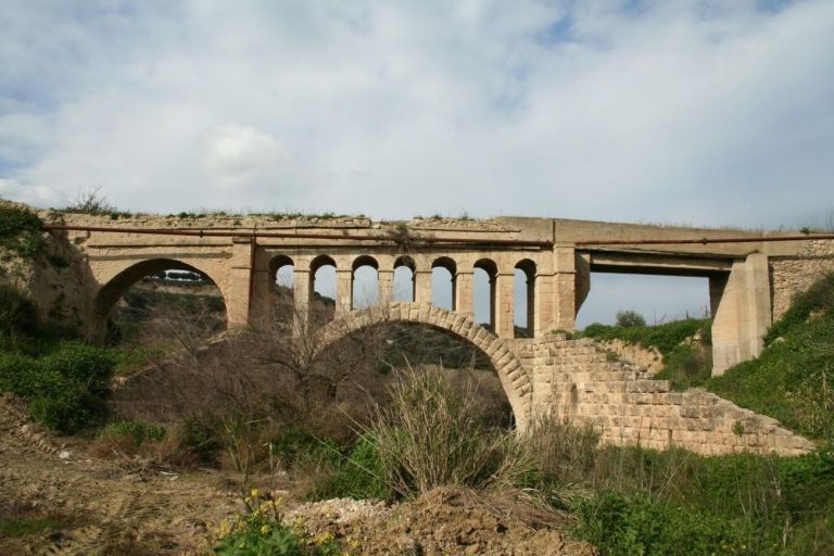 Σώζεται το ενετικό γεφύρι στον Ασσο Κορινθίας | tovima.gr