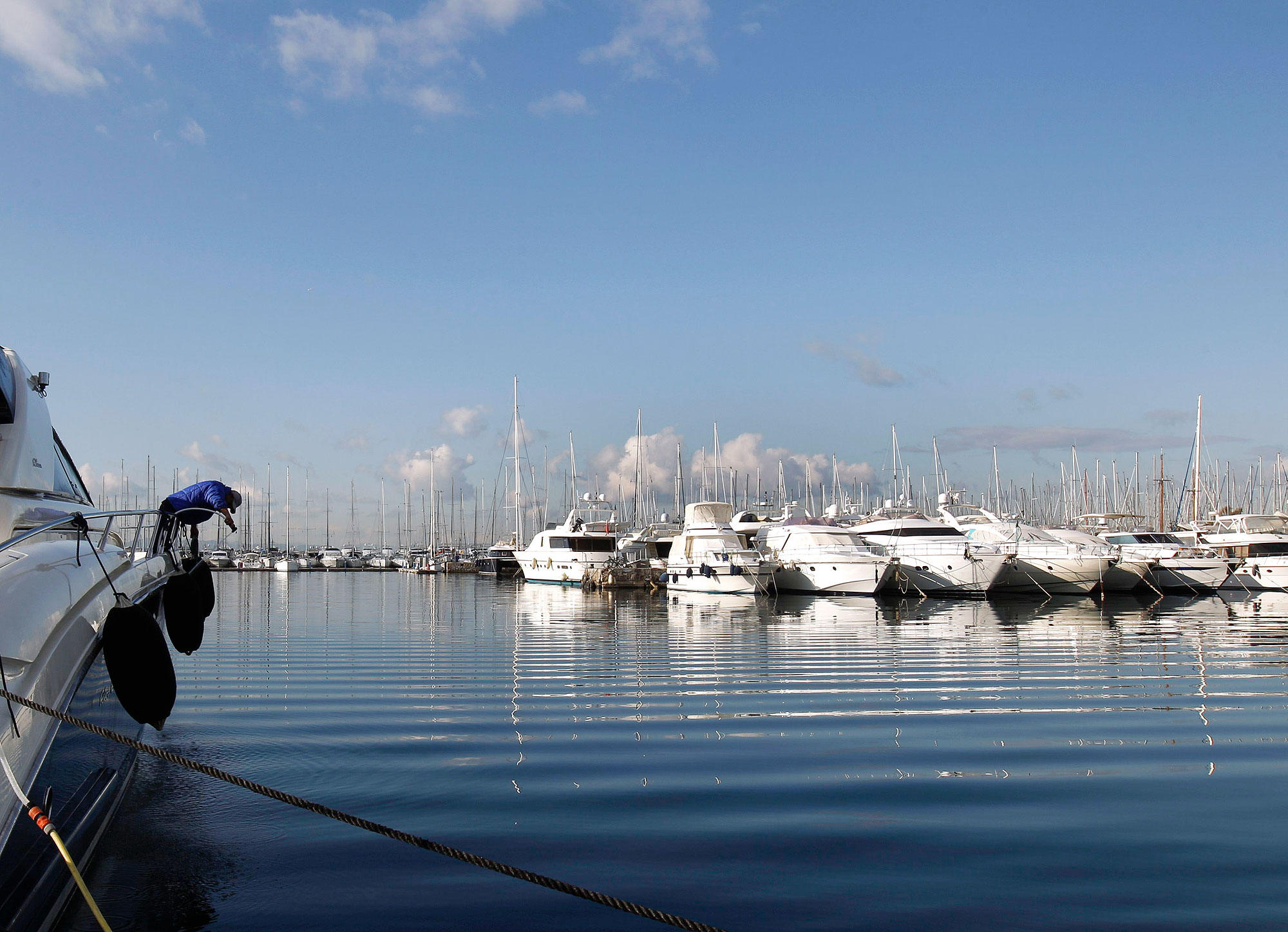Hellastat: Μείωση πωλήσεων στα ναυτιλιακά και βιομηχανικά είδη το 2011