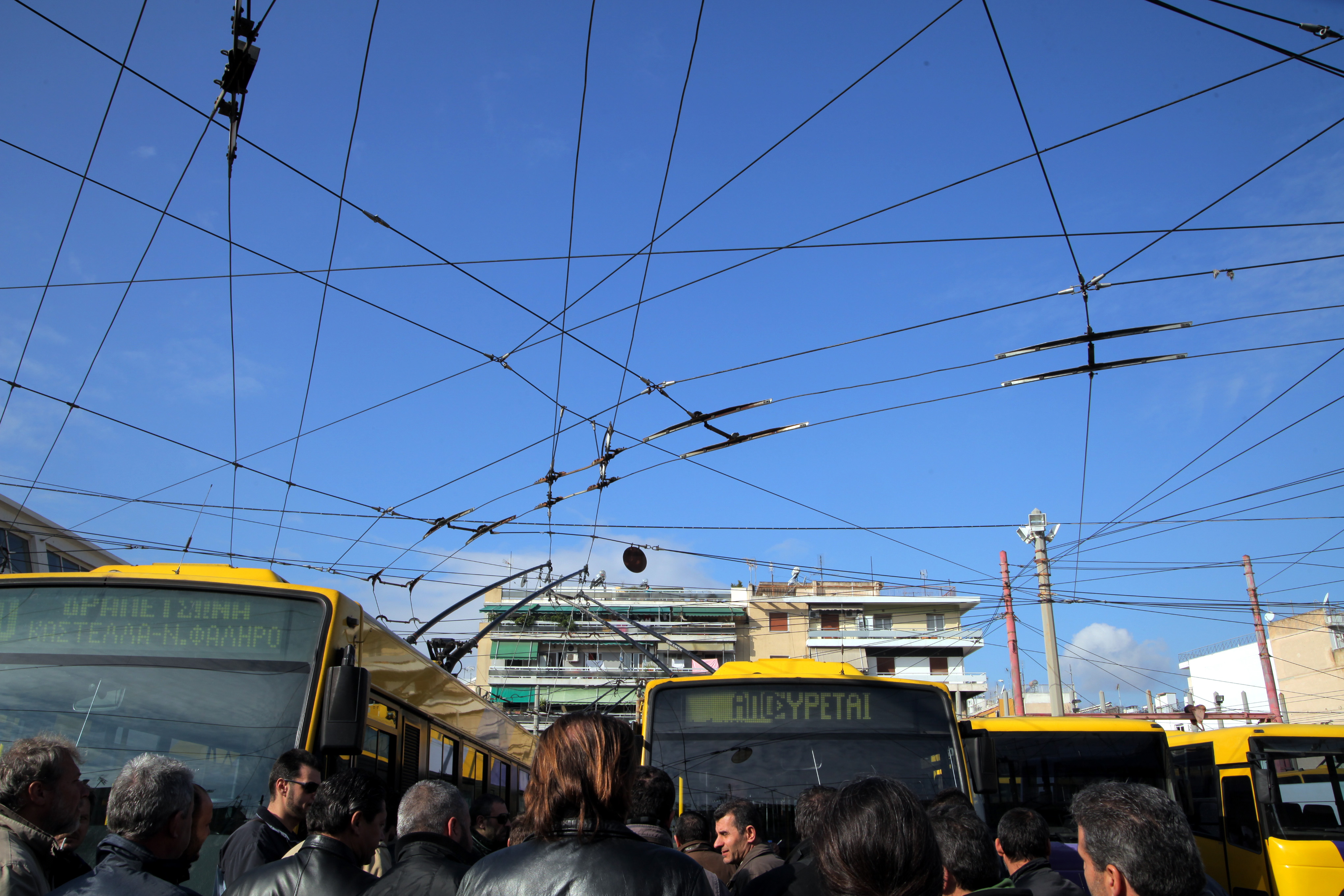 Στους δρόμους τα τρόλεϊ την Τρίτη –  Την ίδια ημέρα η απόφαση για τα λεωφορεία