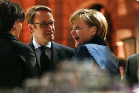 «Politico»: Ο Μακρόν ρυθμιστής για τη διαδοχή Ντράγκι