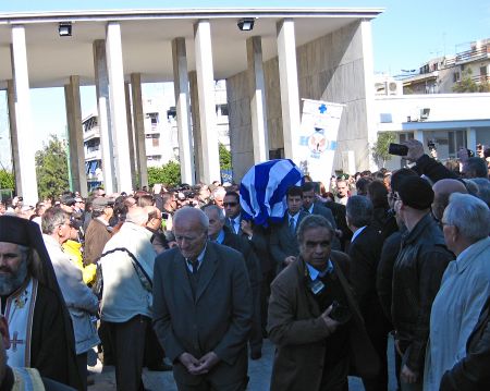 Στη Βουλή η δικογραφία για τους πυροβολισμούς στην κηδεία του Ντερτιλή