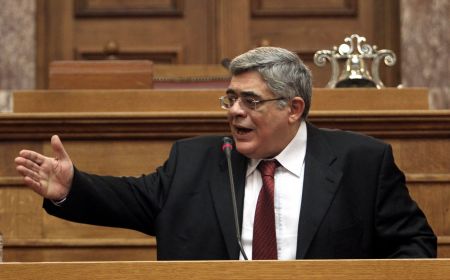 Αξιωματικοί ε.α., γιατροί, δικηγόροι και σεκιουριτάδες υποψήφιοι με τη Χ.Α.