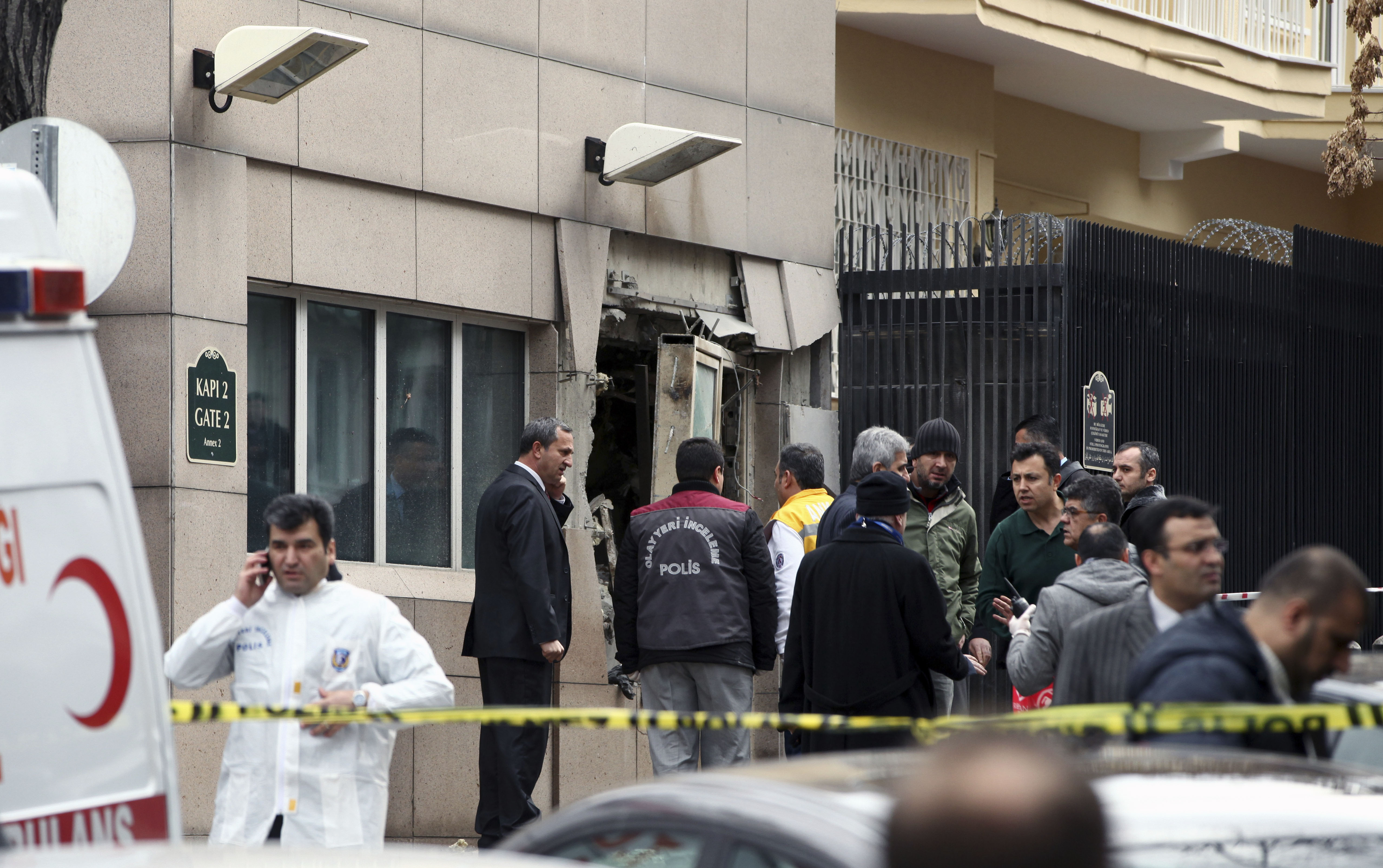 Ενας Τούρκος φρουρός και ο «καμικάζι» τα θύματα της επίθεσης αυτοκτονίας στην πρεσβεία των ΗΠΑ στην Αγκυρα