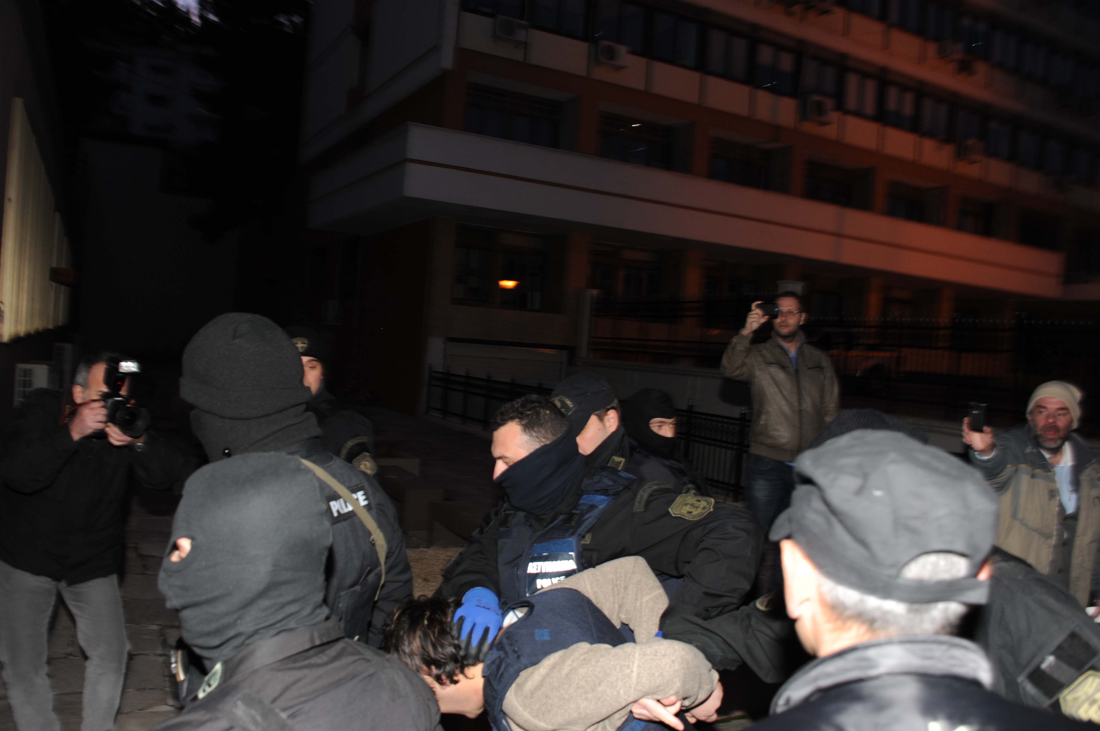 Προφυλακιστέοι οι συλληφθέντες για τη διπλή ληστεία στον Βελβεντό