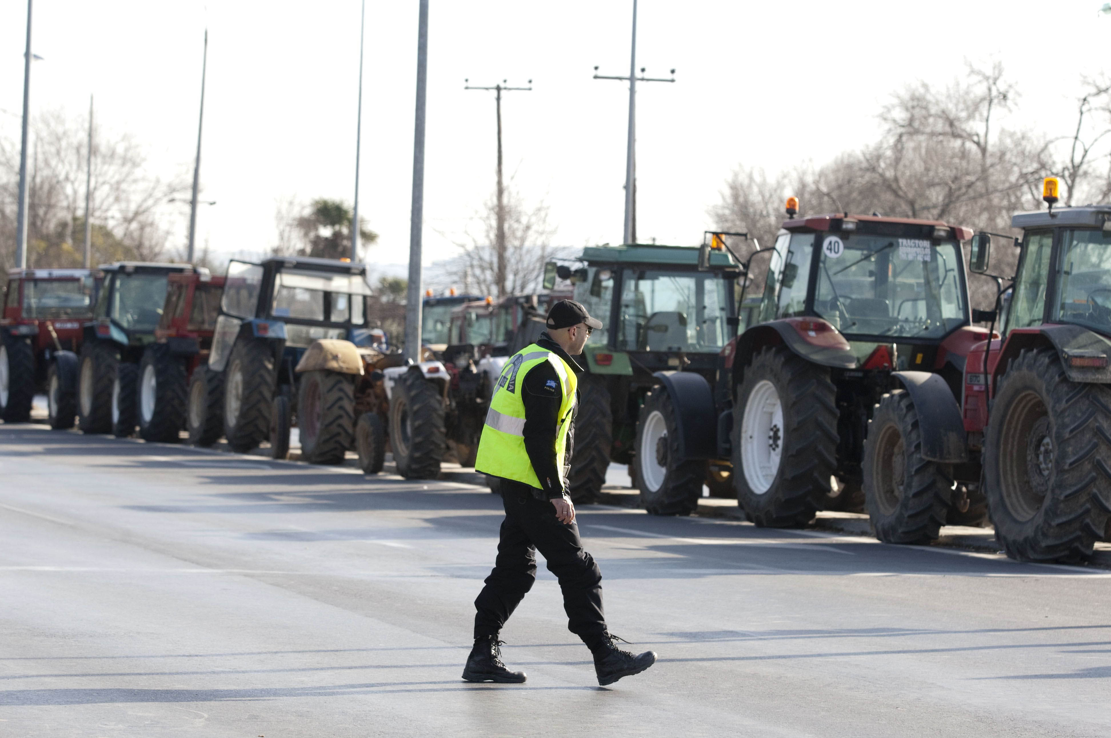 Στα άκρα η σύγκρουση της κυβέρνησης με τους αγρότες