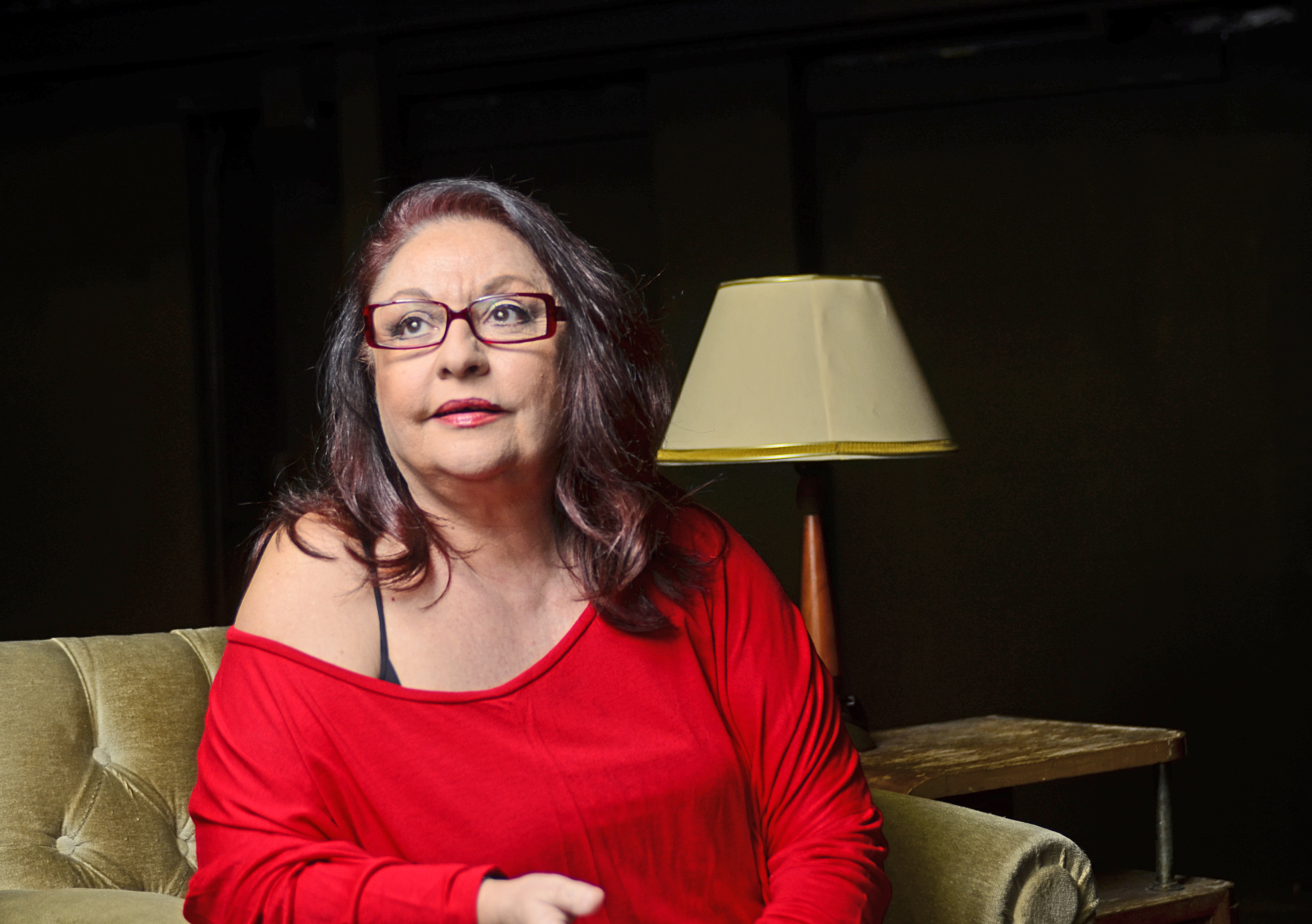 12 ερωτήσεις στην Μίρκα Παπακωνσταντίνου