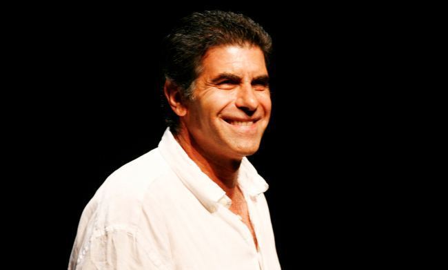 Ο Γιάννης Μπέζος «Αυτοπροσώπως» στο Νίκο Θρασυβούλου