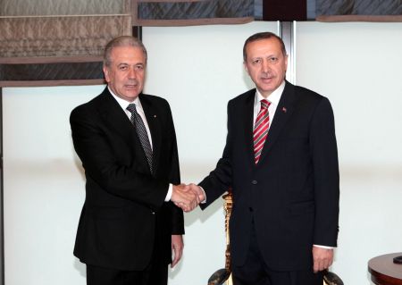 Σκληρό Πόκερ για να μην καταρρεύσει η Συμφωνία για το Προσφυγικό