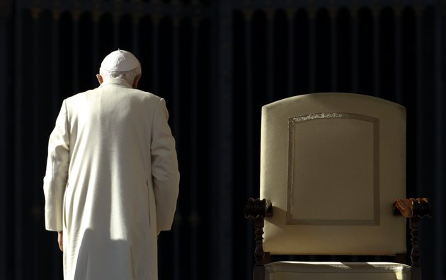 Οσμή σκανδάλων πίσω από την παραίτηση του πάπα Βενέδικτου ΙΣτ’
