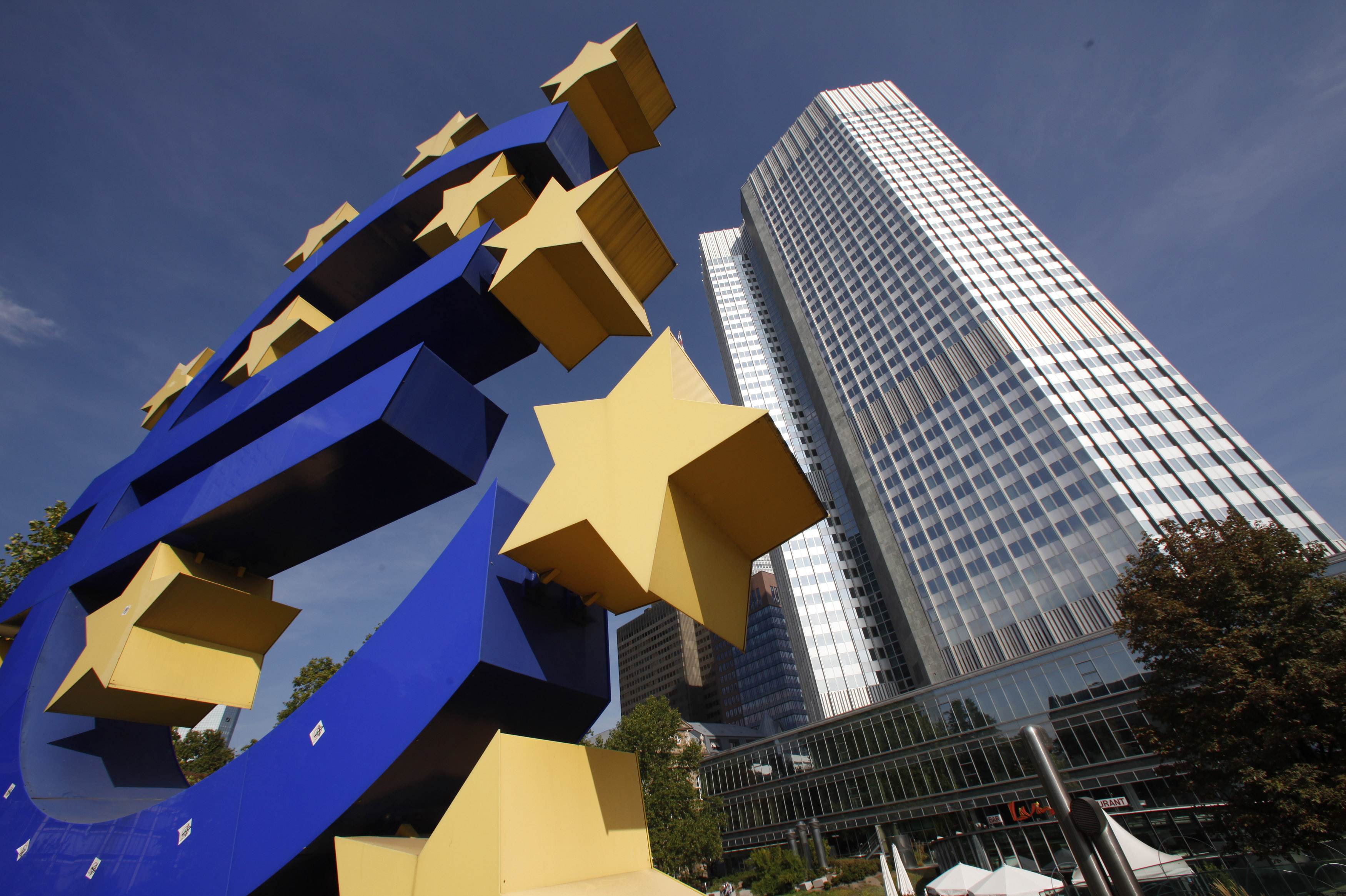 Κοντά σε «αρνητικά επιτόκια» η ΕΚΤ