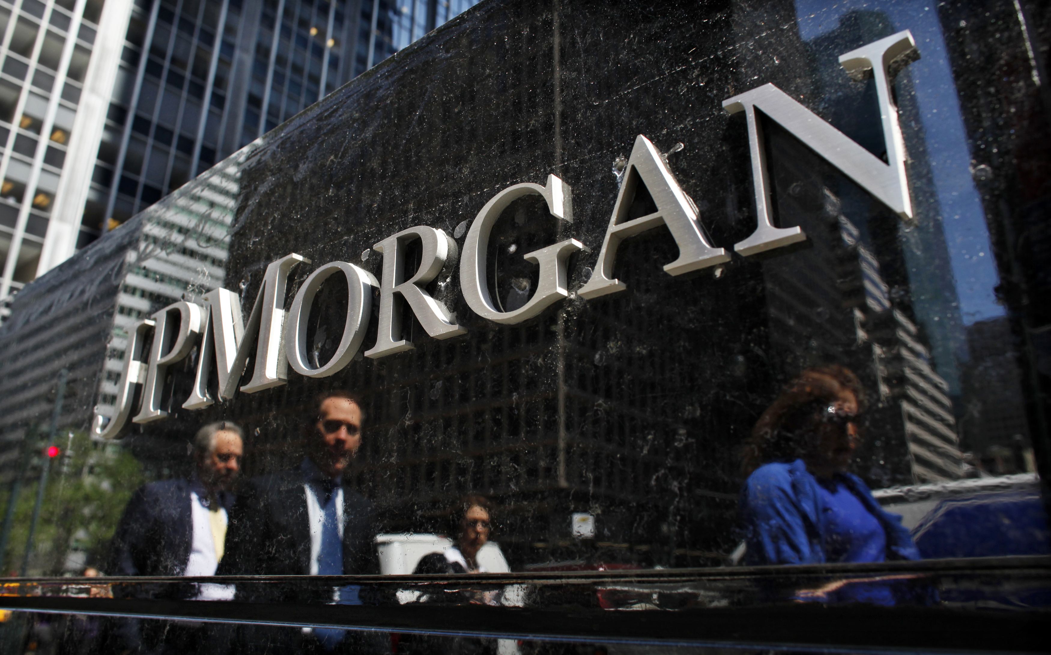 Δεκάδες χιλιάδες απολύσεις ως το 2014 σχεδιάζει η JPMorgan
