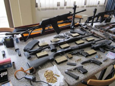 Μέλη εγκληματικής οργάνωσης που διακινούσε όπλα 4 ειδικοί φρουροί