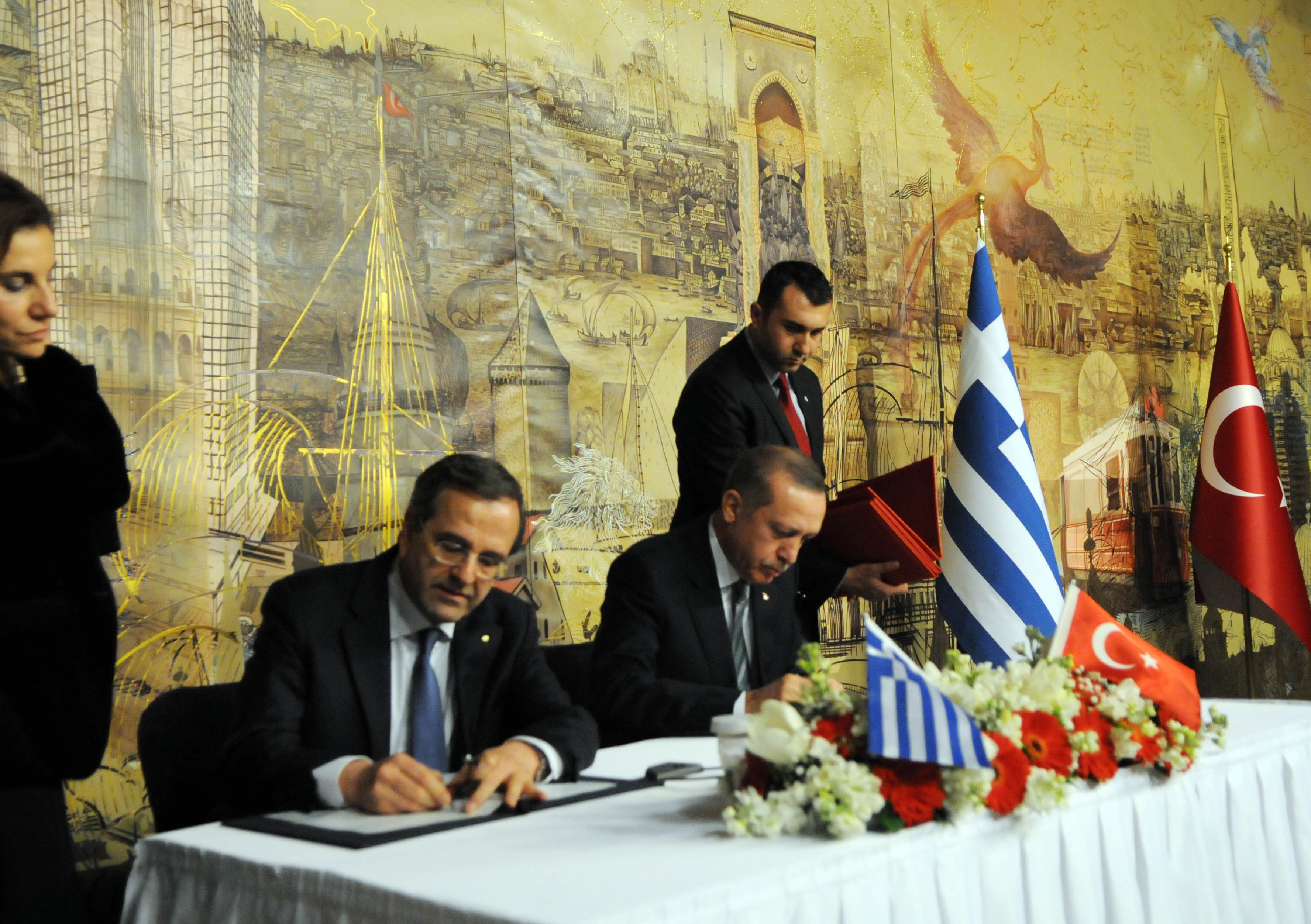 Ποιες είναι οι 25 συμφωνίες που υπέγραψε η Ελλάδα με την Τουρκία
