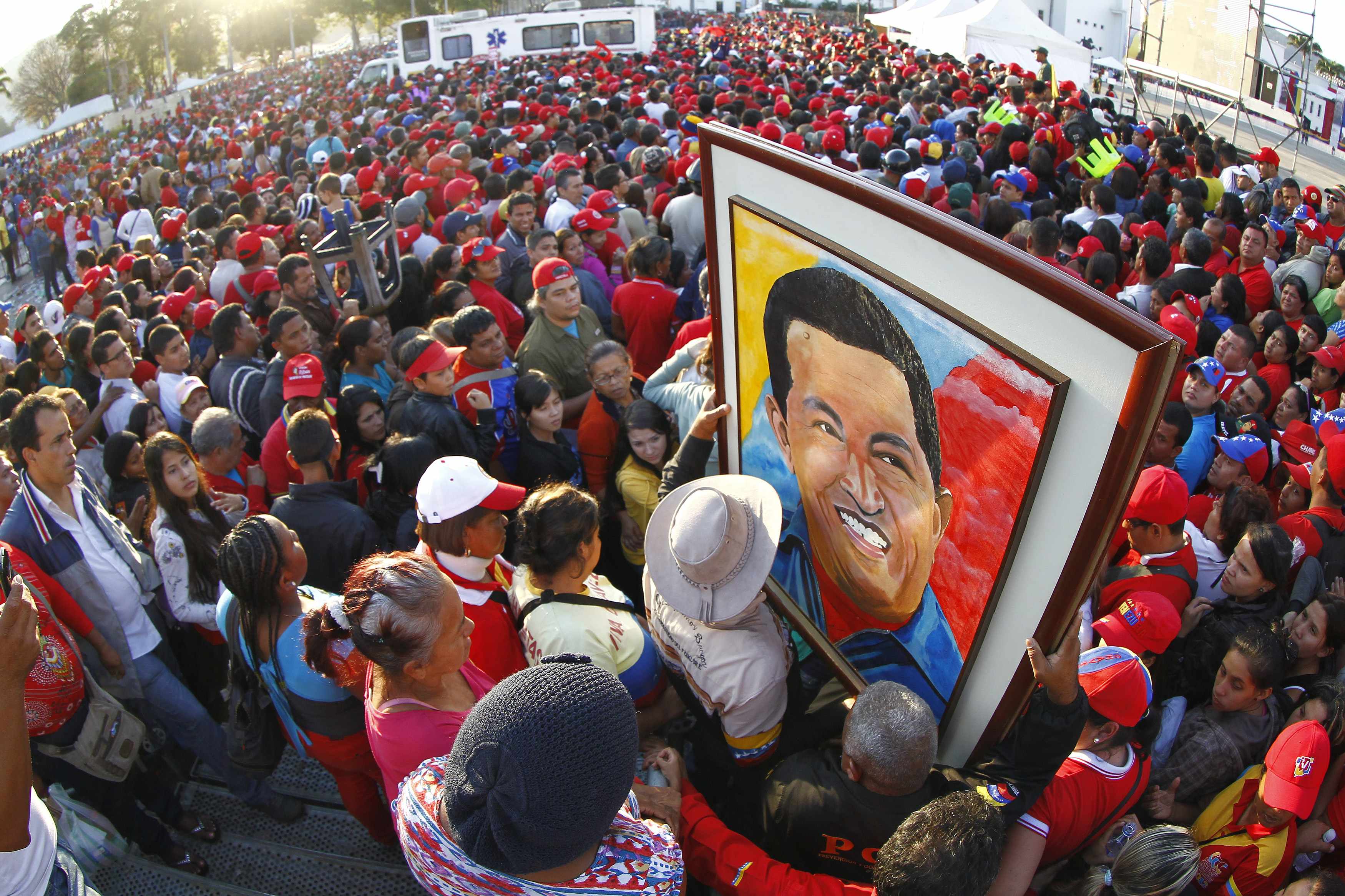 Σοκάρει τη Βενεζουέλα η πιθανότητα μη ταρρίχευσης του Τσάβες