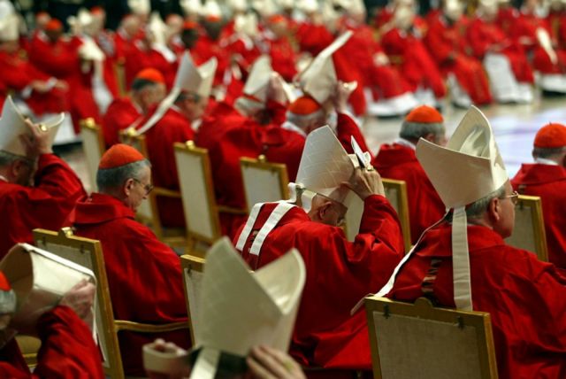 Βατικανό: «Προεκλογικές» θείες λειτουργίες πριν από το κονκλάβιο