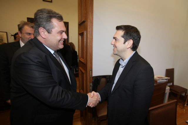 Tsipras and Kammenos arrange to meet in Parliament
