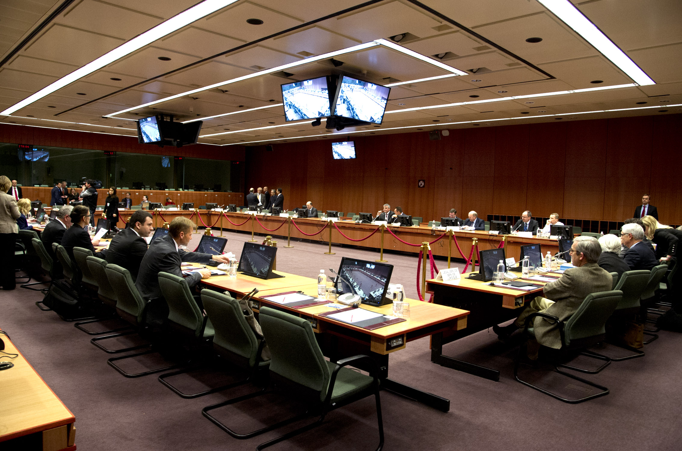 Eurogroup Working Group: Εδωσε πράσινο φως για την εκταμίευση της δόσης των 2,8 δισ. ευρώ