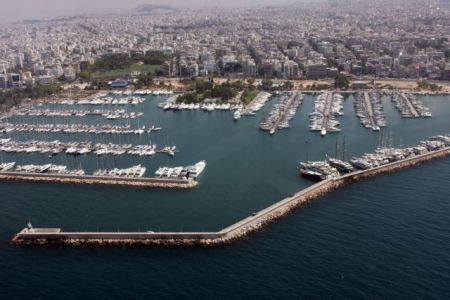 Ιδιώτες στις μαρίνες Αλίμου και Χίου