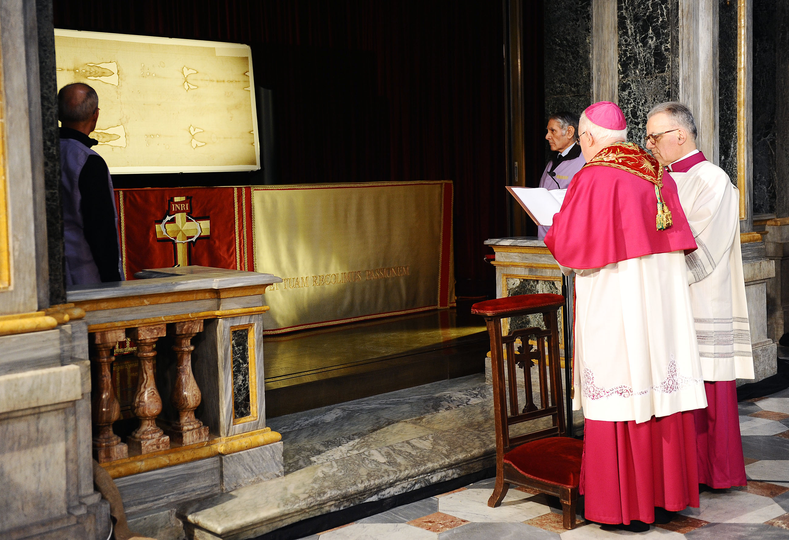 Oι ανά τον κόσμο Καθολικοί γιορτάζουν την Κυριακή του Πάσχα