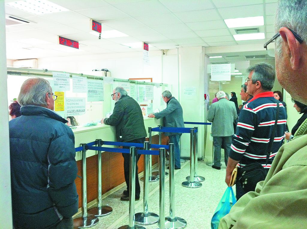 Τα δύο τρίτα του δημοσίου χρέους πήγαν για συντάξεις