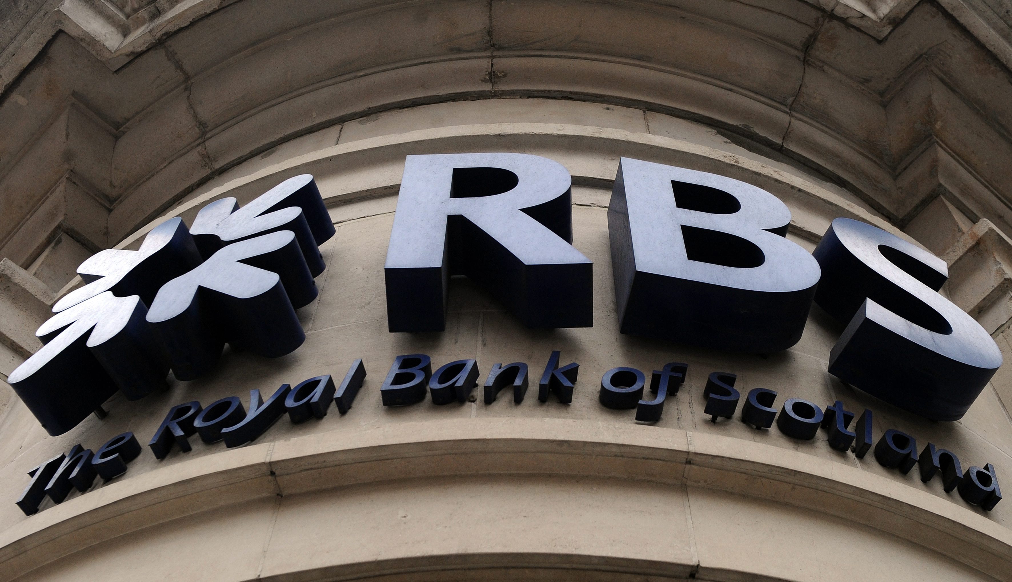 Πτώση στα καθαρά κέρδη της Royal Bank of Scotland