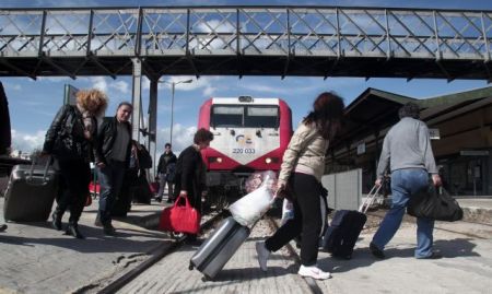 Ο… εκτροχιασμός του προαστιακού – Χάθηκε η χρονική ακρίβεια