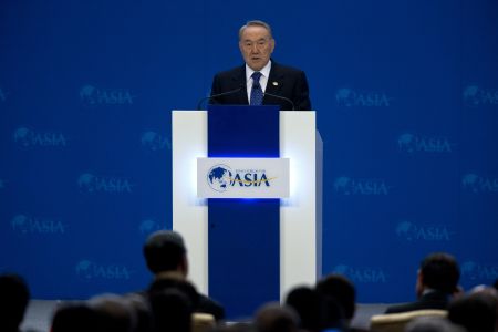 Να αλλάξει όνομα στο Καζακστάν εξετάζει ο πρόεδρός του