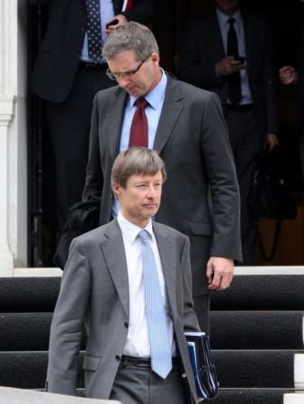 Το δημοσιονομικό κενό οδηγεί σε νέα μέτρα την τριετία 2015-2017