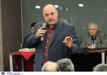 Έπεσαν γροθιές σε συνεδρίαση του δημοτικού συμβουλίου στο Βόλο