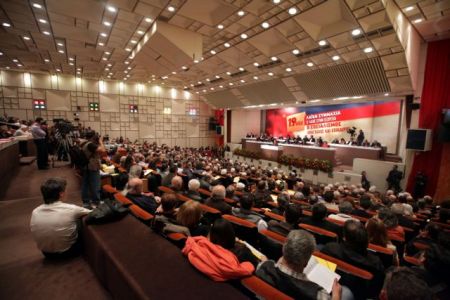 «Πόλεμος» ΚΚΕ κατά ΑΝΤΑΡΣΥΑ και Σχεδίου Β