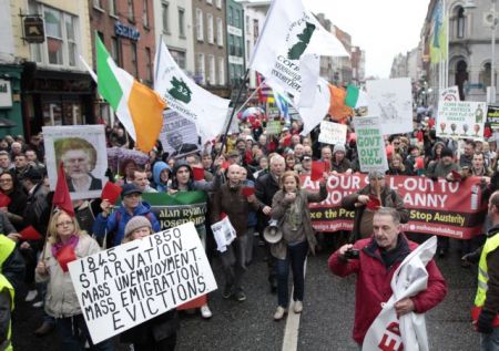 Η τρόικα έφυγε, η λιτότητα έμεινε