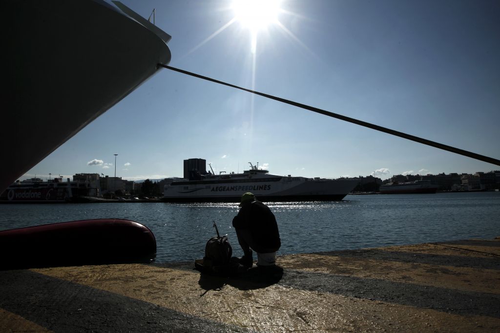 Εικοσιτετράωρη απεργία την Τετάρτη στα λιμάνια της χώρας
