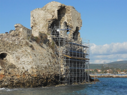 Κινδυνεύει ο πύργος του Βιλλεαρδουίνου στη Μεθώνη | tovima.gr