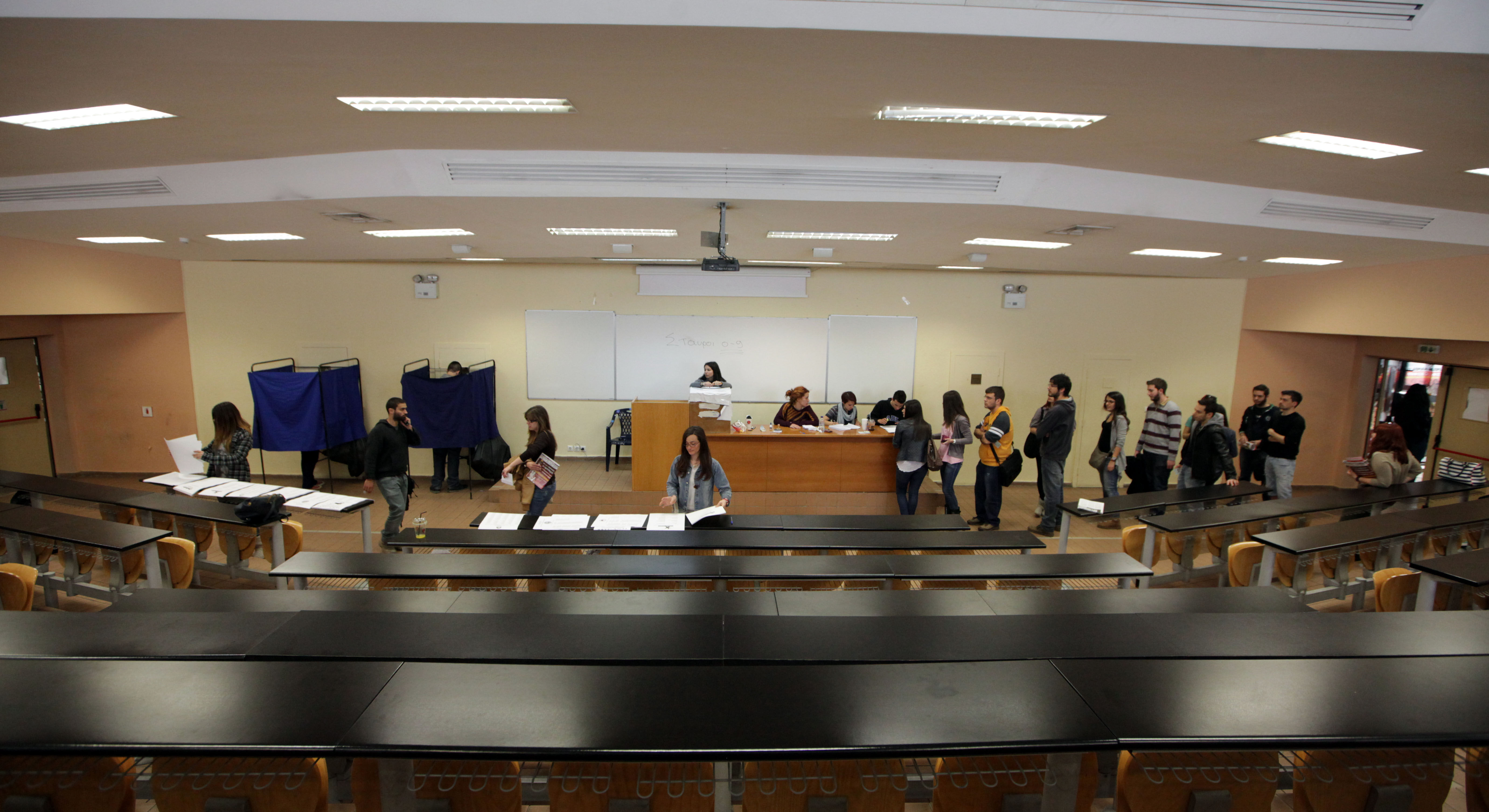 ΑΕΙ-ΤΕΙ: Αιώνιοι φοιτητές και ελλείψεις στις υποδομές τα μεγάλα προβλήματα