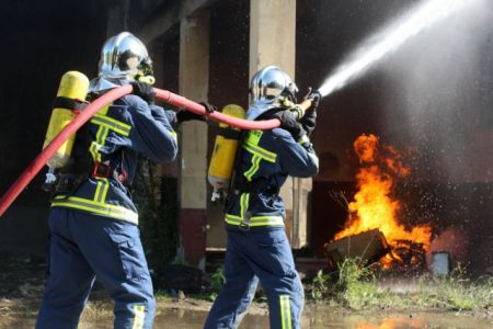 Firefighter equipment in Western Greece “unsuitable”, claims unionist