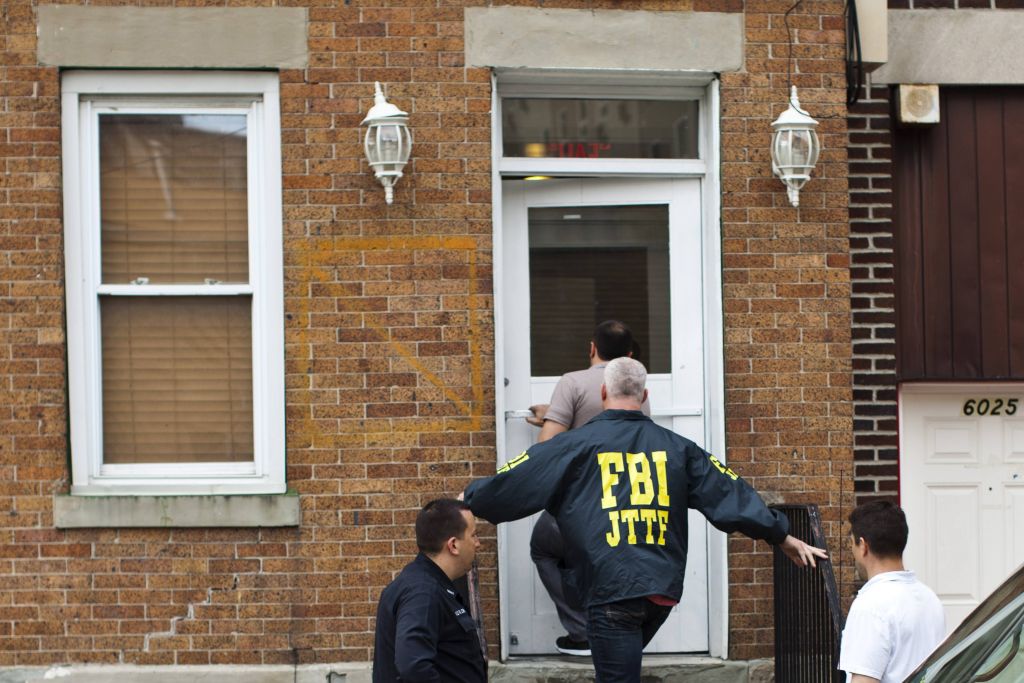 Guardian: Σε γνώση του FBI οι συνομιλίες με ISIS για τον Κάσιγκ