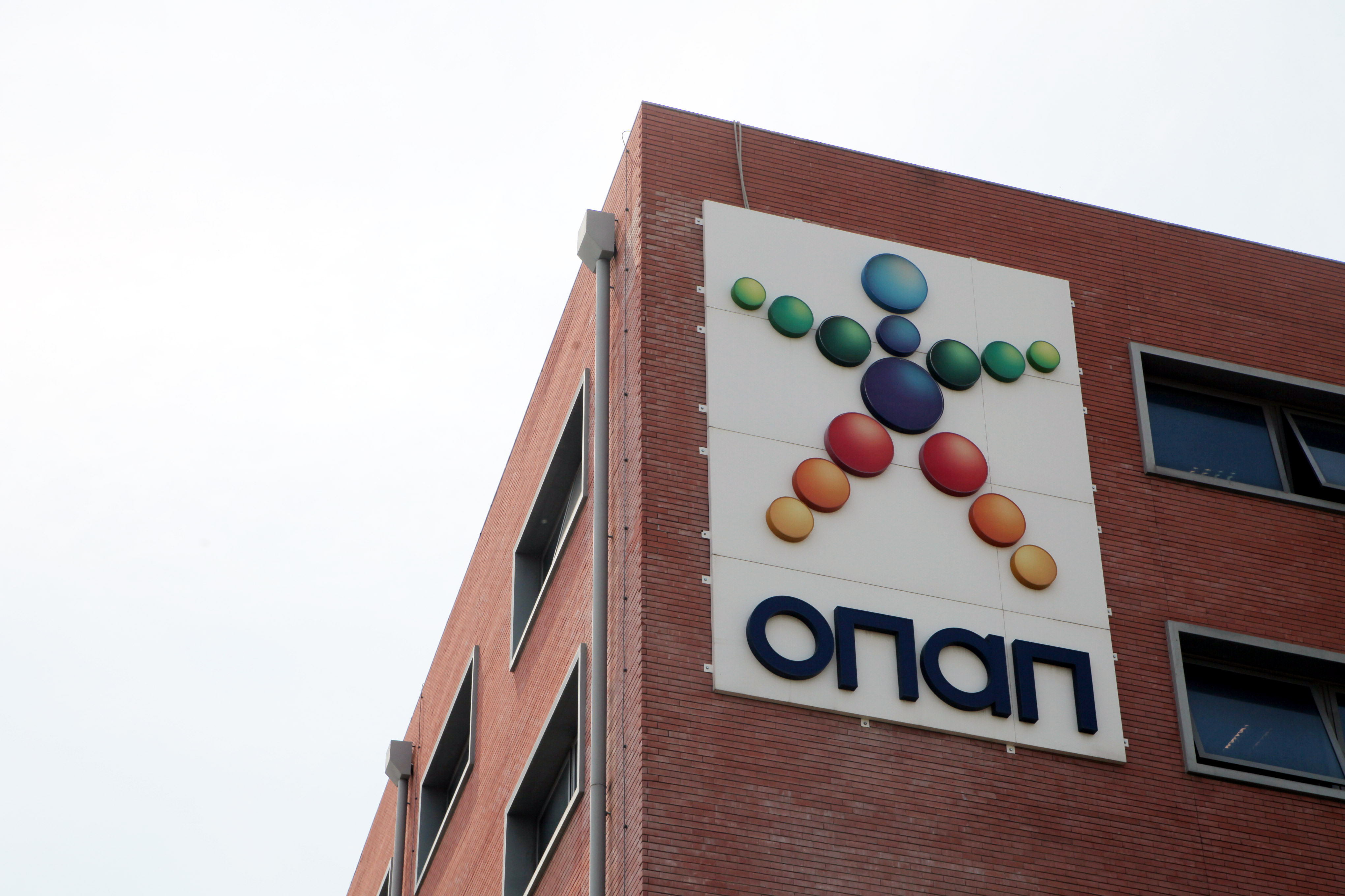 Ο ΟΠΑΠ ανεβάζει τους τόνους για το μονοπώλιο στο ιντερνετικό στοίχημα