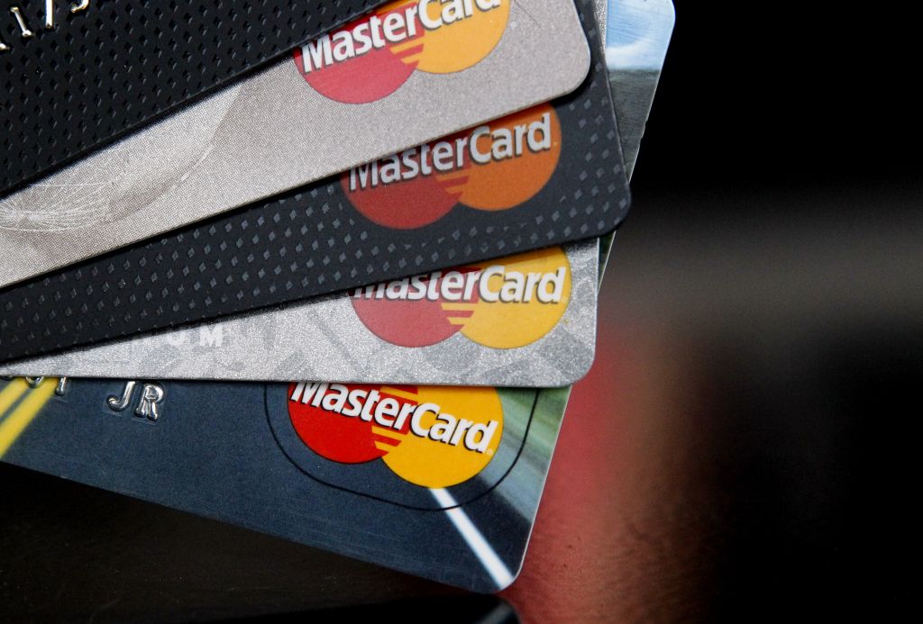 MasterCard: Η πρώτη επιχείρηση στην Ελλάδα που δέχεται μόνο κάρτες