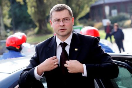 Αντιπρόεδρος Κομισιόν: Περιμένω ότι η Ελλάδα θα τηρήσει τις συμφωνίες