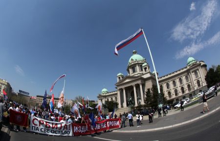Σε πρόωρες εκλογές συμφώνησε το ισχυρότερο κόμμα της σερβικής Βουλή