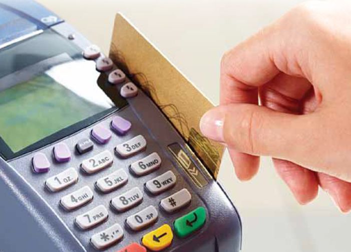 ΙΟΒΕ: Ανησυχία καταναλωτών για αλλαγές στις πληρωμές με κάρτα σε ΕΕ