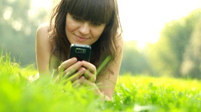 Εφαρμογές «ροκανίζουν» τα sms