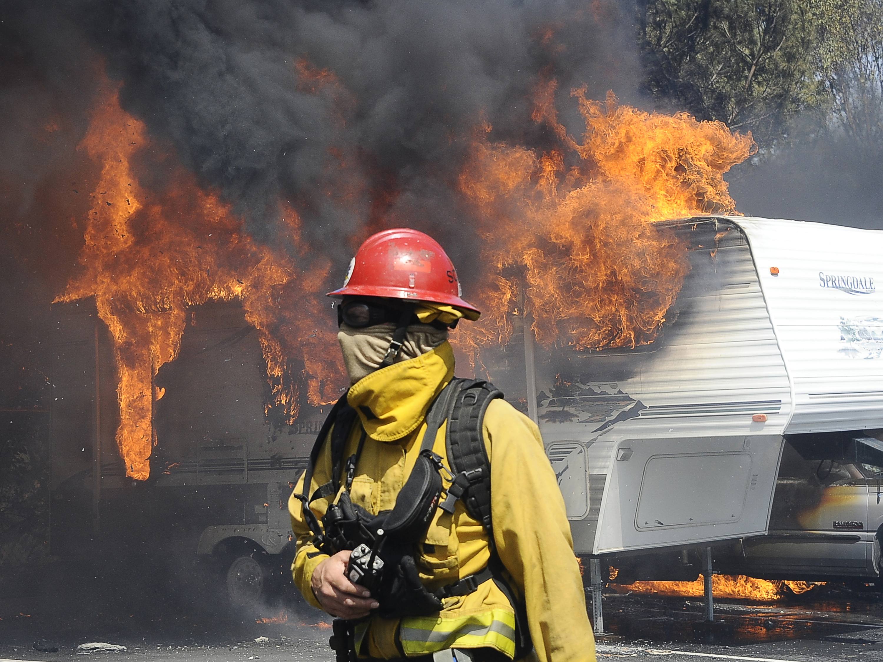 Μεγάλη πυρκαγιά μαίνεται στην Καλιφόρνια