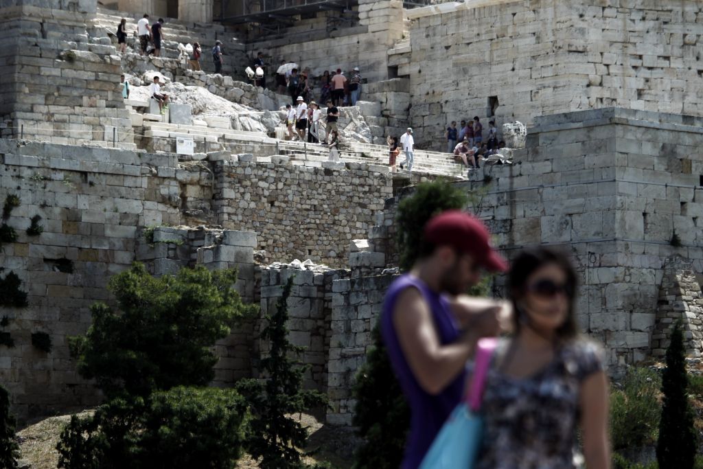 Την Πέμπτη η ανακοίνωση προγράμματος 10.000 θέσεων εργασίας στον τουρισμό