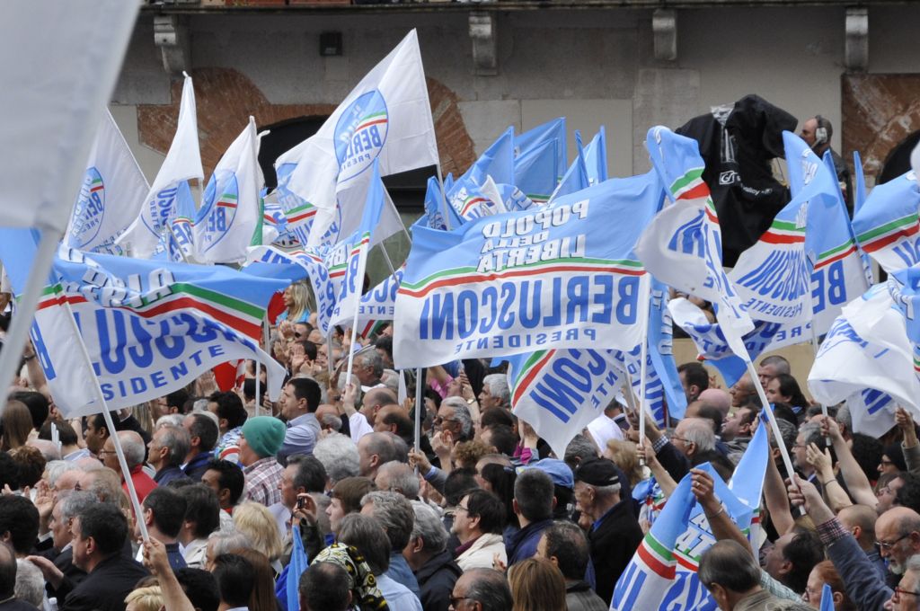 Ιταλία: Κραδασμοί στην κυβέρνηση με αφορμή συγκέντρωση του Καβαλιέρε